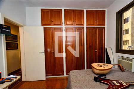 Apartamento à venda com 239m², 4 quartos e 3 vagas Apartamento à venda com 239m², 4 quartos e 3 vagasQuarto 2