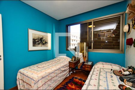 Apartamento à venda com 239m², 4 quartos e 3 vagas Apartamento à venda com 239m², 4 quartos e 3 vagasQuarto 1