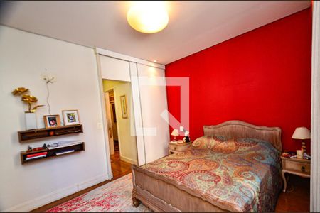 Apartamento à venda com 239m², 4 quartos e 3 vagas Apartamento à venda com 239m², 4 quartos e 3 vagasQuarto 4