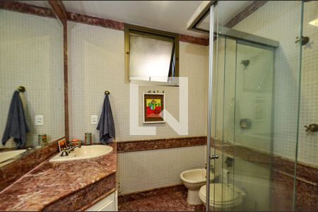 Apartamento à venda com 239m², 4 quartos e 3 vagas Apartamento à venda com 239m², 4 quartos e 3 vagasBanheiro Quarto 3