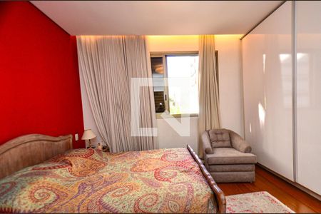 Apartamento à venda com 239m², 4 quartos e 3 vagas Apartamento à venda com 239m², 4 quartos e 3 vagasQuarto 4