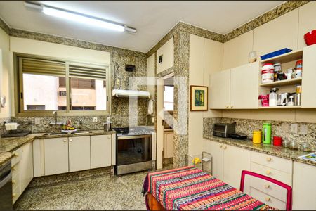 Apartamento à venda com 239m², 4 quartos e 3 vagas Apartamento à venda com 239m², 4 quartos e 3 vagasCozinha