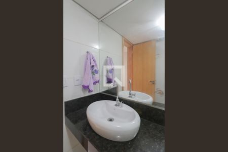 Apartamento à venda com 45m², 2 quartos e 1 vaga Apartamento à venda com 45m², 2 quartos e 1 vagaBanheiro