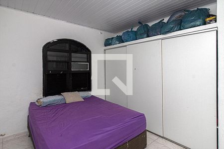 Quarto 1 de casa à venda com 2 quartos, 130m² em Vila Liviero, São Paulo