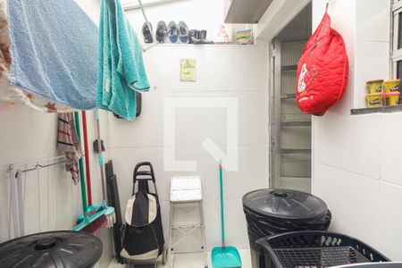 Casa à venda com 100m², 4 quartos e 1 vagaÁrea de Serviço 