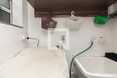 Casa à venda com 100m², 4 quartos e 1 vagaÁrea de Serviço 