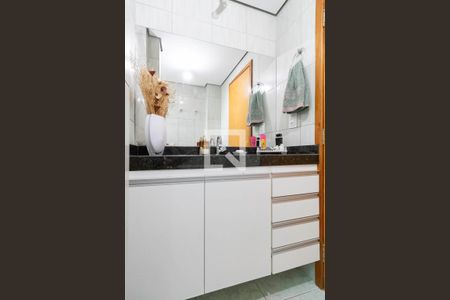 Apartamento à venda com 92m², 3 quartos e 2 vagasBanheiro social