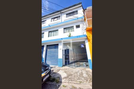 Casa para alugar com 40m², 1 quarto e 1 vaga Casa para alugar com 40m², 1 quarto e 1 vagaFachada