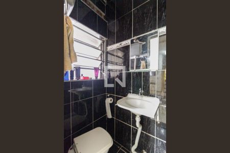 Casa para alugar com 60m², 2 quartos e sem vaga Casa para alugar com 60m², 2 quartos e sem vagaBanheiro