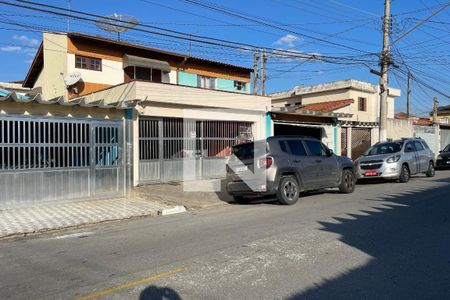 Casa para alugar com 200m², 3 quartos e 2 vagasFachada