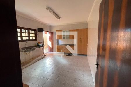Casa para alugar com 200m², 3 quartos e 2 vagasCozinha 