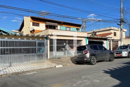 Casa para alugar com 200m², 3 quartos e 2 vagasFaxada