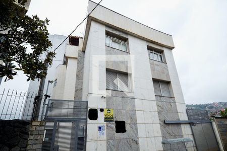 Apartamento à venda com 110m², 3 quartos e 1 vagaFachada