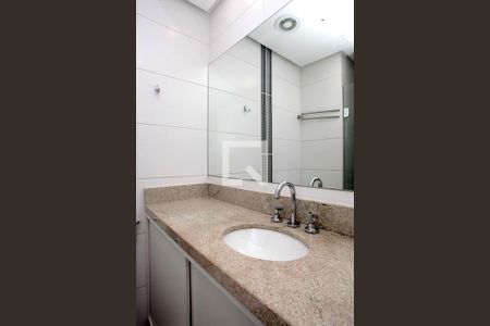 Banheiro de kitnet/studio à venda com 1 quarto, 48m² em Mont’Serrat, Porto Alegre