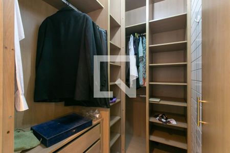 Casa à venda com 240m², 3 quartos e 3 vagasCloset Suíte 2