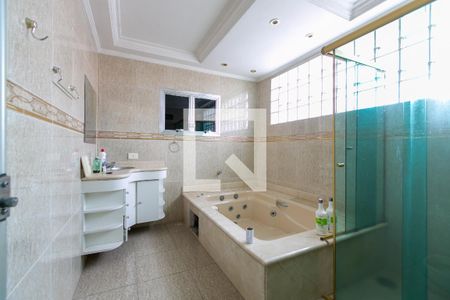 Casa à venda com 240m², 3 quartos e 3 vagasBanheiro da Suíte 2