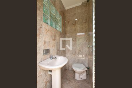 Casa à venda com 240m², 3 quartos e 3 vagasBanheiro Externo