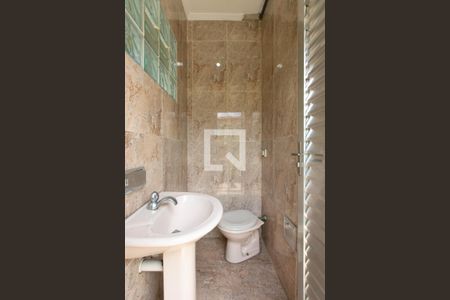 Casa à venda com 240m², 3 quartos e 3 vagasBanheiro Externo