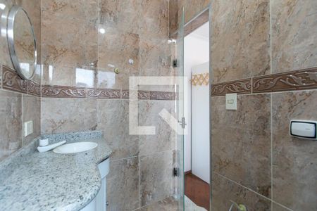 Casa à venda com 240m², 3 quartos e 3 vagasBanheiro da Suíte 1