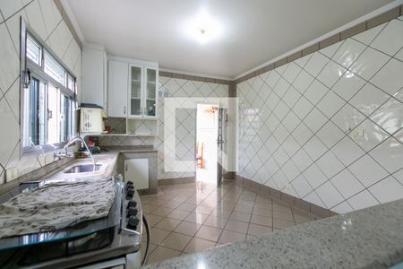 Casa à venda com 240m², 3 quartos e 3 vagasCozinha