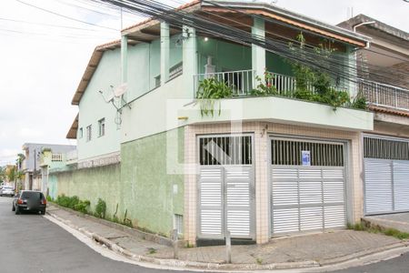 Casa à venda com 240m², 3 quartos e 3 vagasFachada