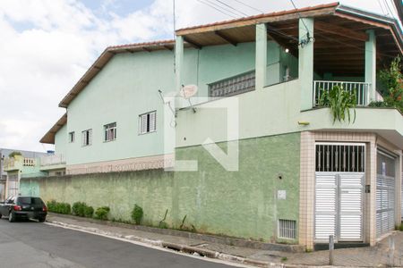 Casa à venda com 240m², 3 quartos e 3 vagasFachada