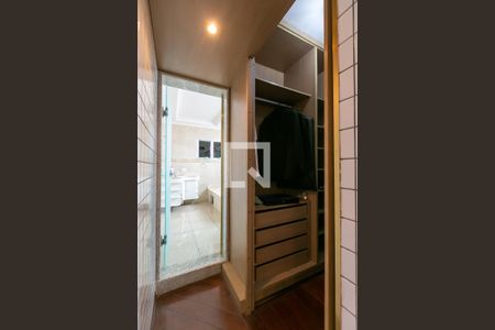 Casa à venda com 240m², 3 quartos e 3 vagasCloset Suíte 2