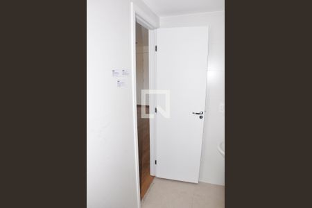 Apartamento à venda com 58m², 2 quartos e 1 vagaDetalhe - Banheiro Social