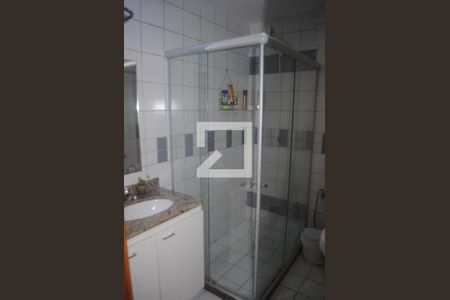 Banheiro de apartamento para alugar com 1 quarto, 30m² em Caminho das Árvores, Salvador