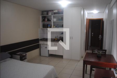 Sala/Quarto  de apartamento para alugar com 1 quarto, 30m² em Caminho das Árvores, Salvador