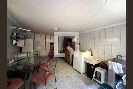 Casa à venda com 163m², 3 quartos e 2 vagasÁrea de Serviço