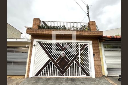 Casa à venda com 163m², 3 quartos e 2 vagasFachada