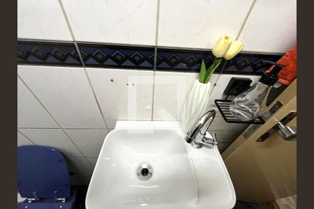 Lavabo de casa à venda com 3 quartos, 163m² em Jardim Santo Antoninho, São Paulo