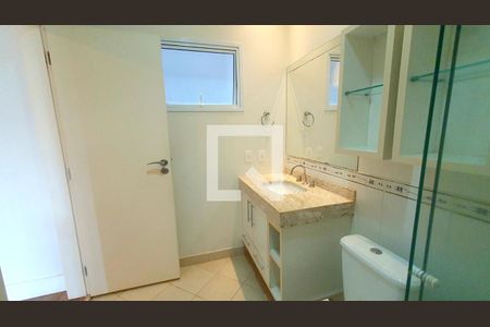 Casa de condomínio para alugar com 400m², 3 quartos e 4 vagasBanheiro 3