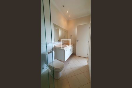 Casa de condomínio para alugar com 400m², 3 quartos e 4 vagasBanheiro 5