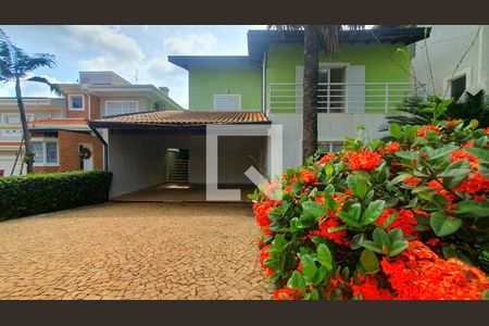 Casa de condomínio para alugar com 400m², 3 quartos e 4 vagasFrente da Casa