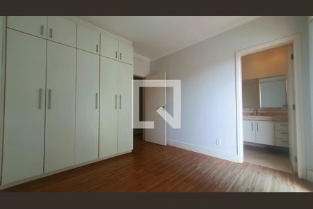 Casa de condomínio para alugar com 400m², 3 quartos e 4 vagasQuarto 2