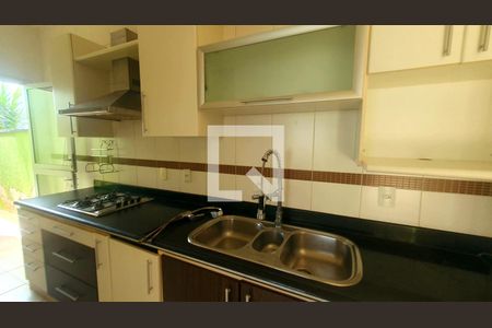 Casa de condomínio para alugar com 400m², 3 quartos e 4 vagasCozinha