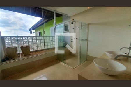 Casa de condomínio para alugar com 400m², 3 quartos e 4 vagasBanheiro 4