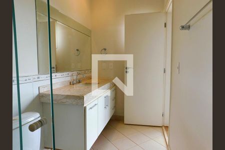 Casa de condomínio para alugar com 400m², 3 quartos e 4 vagasBanheiro 5