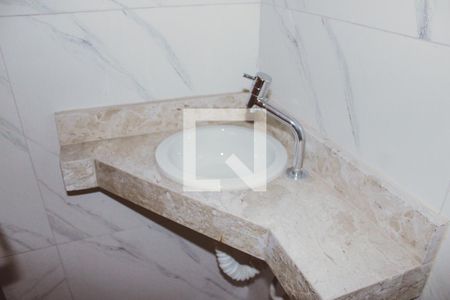 Casa à venda com 56m², 2 quartos e 2 vagasLavabo