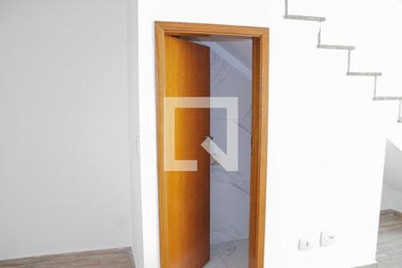 Casa à venda com 56m², 2 quartos e 2 vagasLavabo