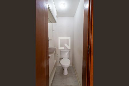 Banheiro de casa de condomínio à venda com 3 quartos, 64m² em Hípica, Porto Alegre