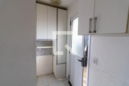 Casa de condomínio à venda com 64m², 3 quartos e 1 vaga Casa de condomínio à venda com 64m², 3 quartos e 1 vagaDetalhe