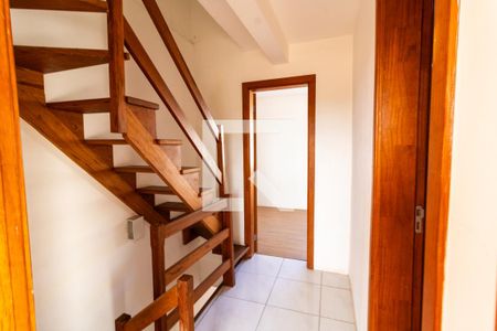 Casa de condomínio à venda com 64m², 3 quartos e 1 vaga Casa de condomínio à venda com 64m², 3 quartos e 1 vagaEscada