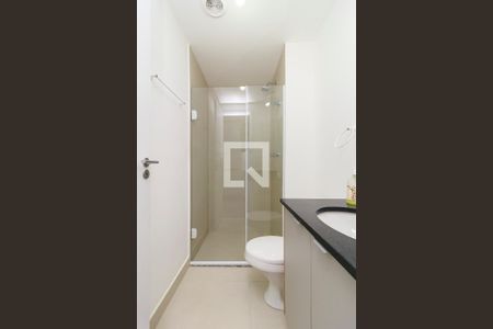 Banheiro de kitnet/studio para alugar com 1 quarto, 27m² em Jardim das Acacias, São Paulo