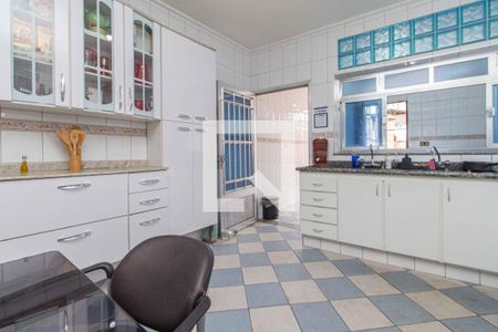 Casa à venda com 157m², 3 quartos e 6 vagas Casa à venda com 157m², 3 quartos e 6 vagasCozinha