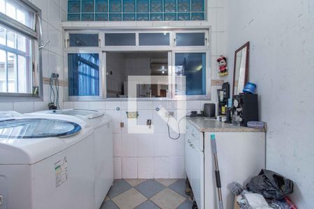 Casa à venda com 157m², 3 quartos e 6 vagas Casa à venda com 157m², 3 quartos e 6 vagasÁrea de Serviço