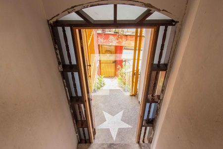 Casa à venda com 157m², 3 quartos e 6 vagas Casa à venda com 157m², 3 quartos e 6 vagasHall