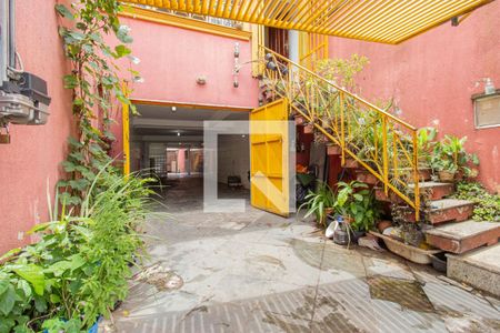 Casa à venda com 157m², 3 quartos e 6 vagas Casa à venda com 157m², 3 quartos e 6 vagasEntrada